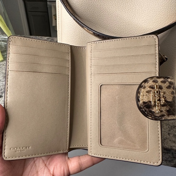 Coach Mollie Bucket bag and wallet - Picture 8 of 10